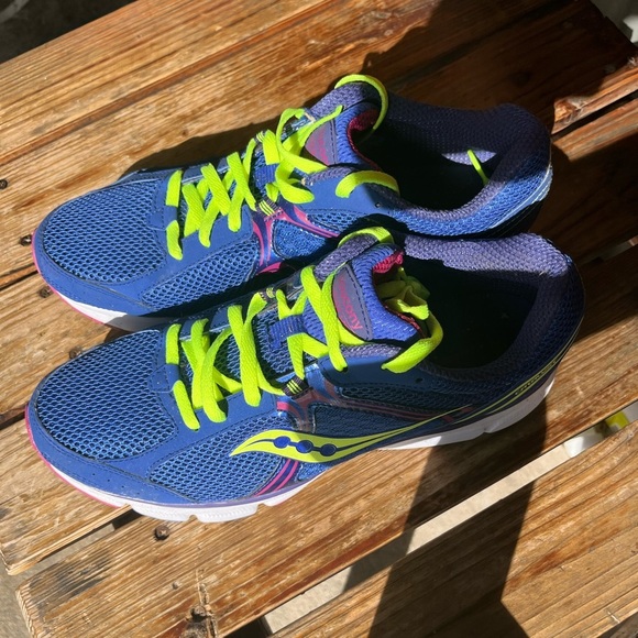 Women’s 11 neon lime green and blue ASICS athletic running shoes - Picture 3 of 7